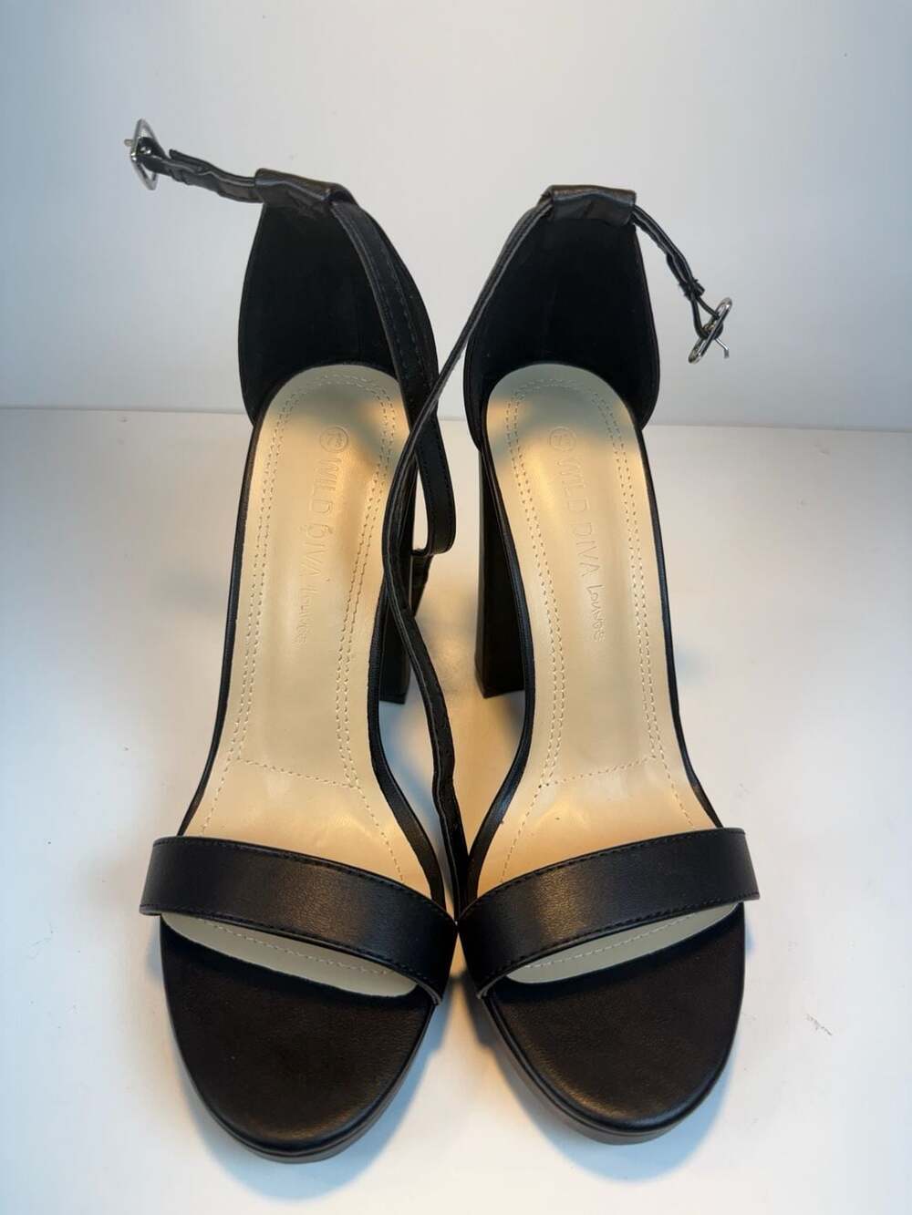 Wild Diva Lounge Ankle Strap Platform Heels Size 7.5 Black